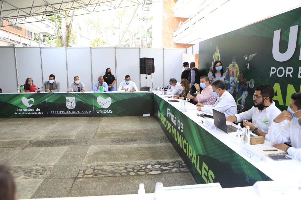 Comisiones de concertación de los municipios Comisiones de concertación de los municipios