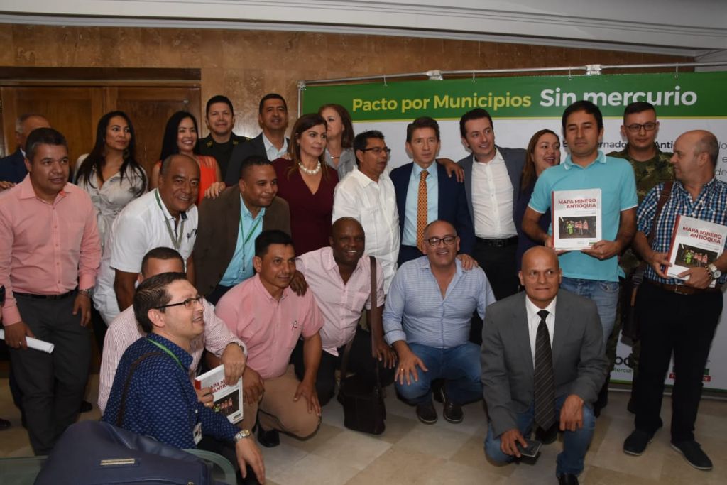 Gobernación y localidades de Antioquia suscribieron pacto Municipios sin Mercurio