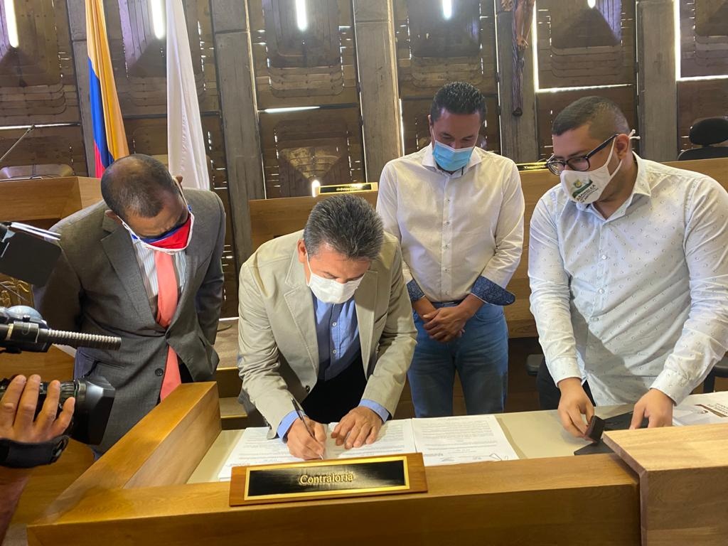 El Gobierno de Antioquia insiste en la transformación de la Fábrica de Licores de Antioquia