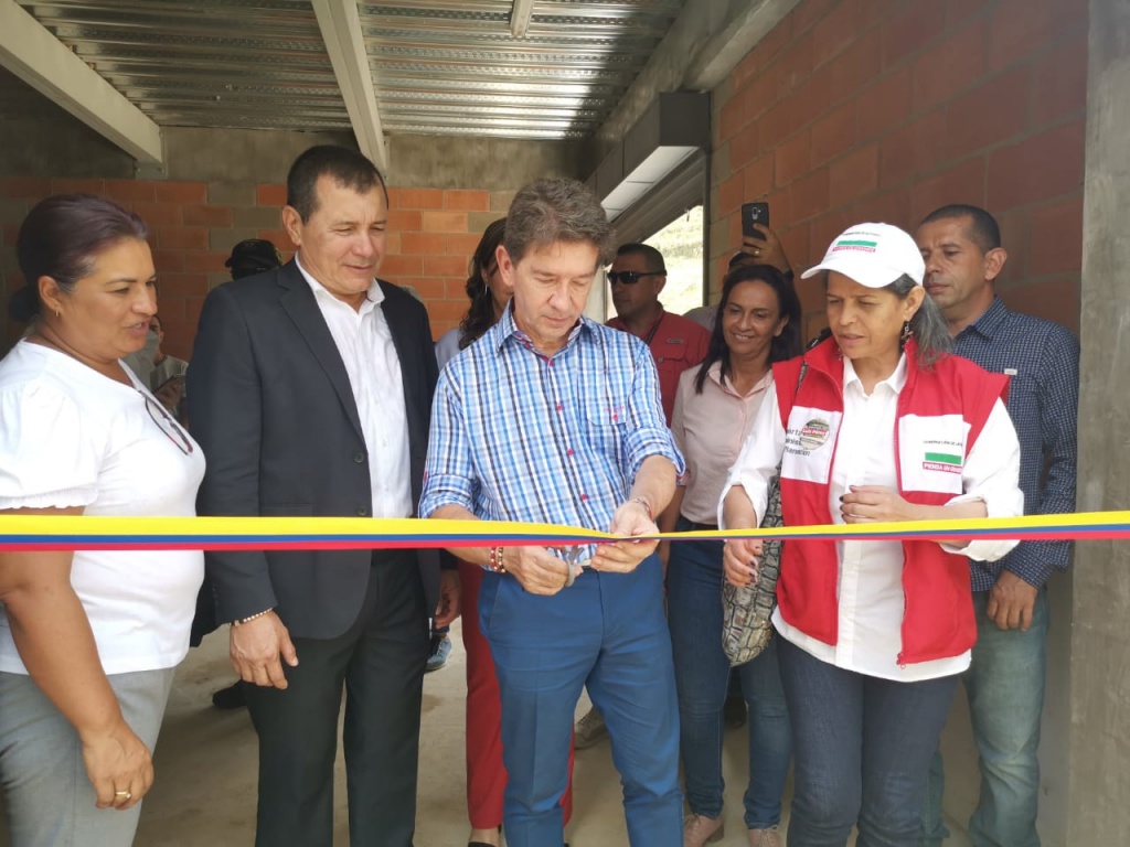 Antioquia tiene por primera vez una planta de beneficio del cacao, construida en Maceo.