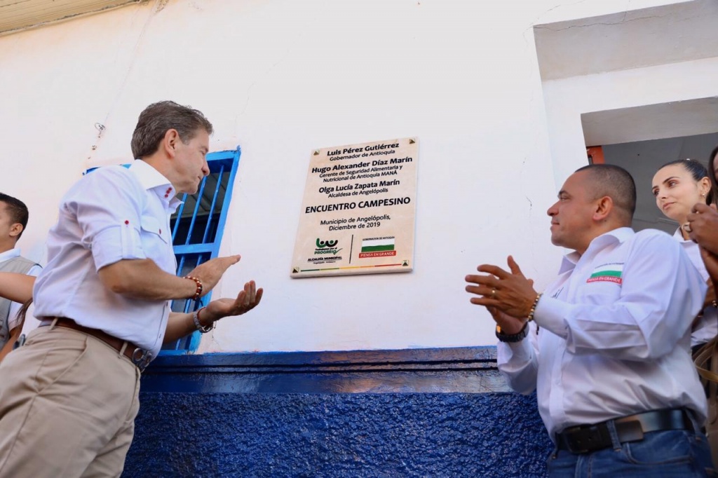 Varias obras entregó hoy el gobernador Luis Pérez Gutiérrez a la comunidad de Angelópolis