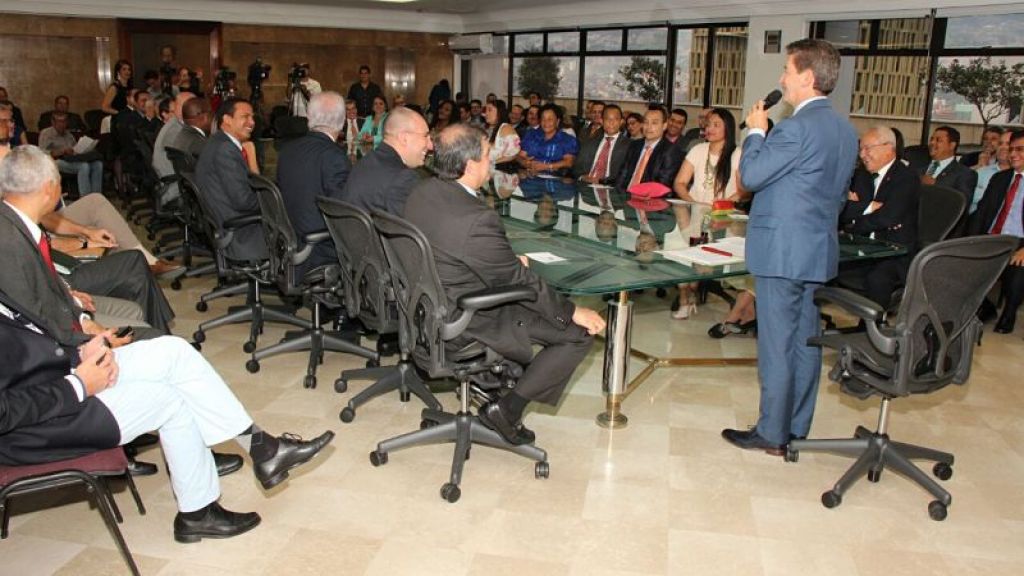 El Gobernador reiteró entrega de 5 mil millones al Tecnológico de Antioquia