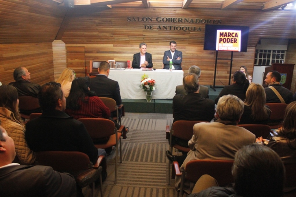 La Casa de Antioquia en Bogotá lanzó el libro, “Marca Poder, el poder como marca”, de Miguel Jaramillo Luján