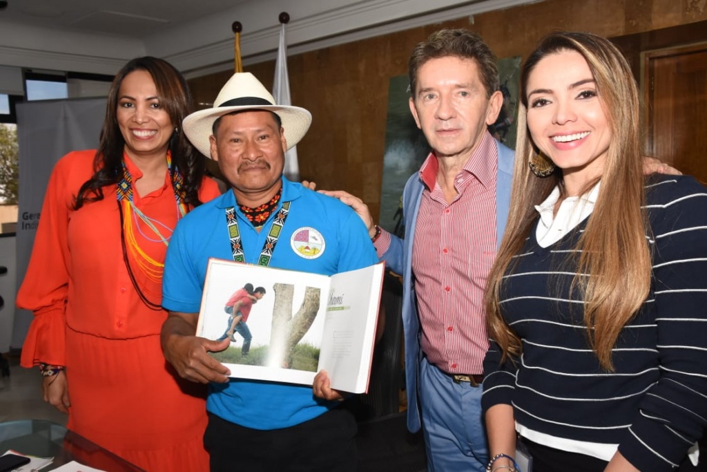 El libro Antioquia Indígena, que contiene saberes culturales de la comunidad, se presentó hoy en la Gobernación de Antioquia
