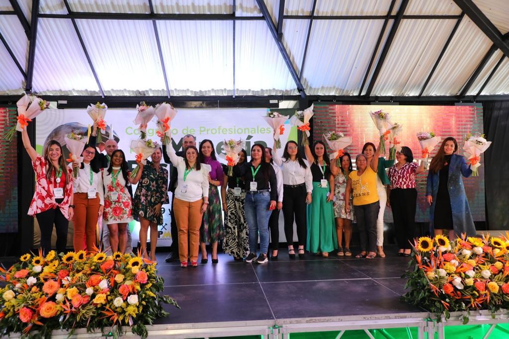La Gobernación de Antioquia premió a las mujeres que se destacan en el sector de la minería