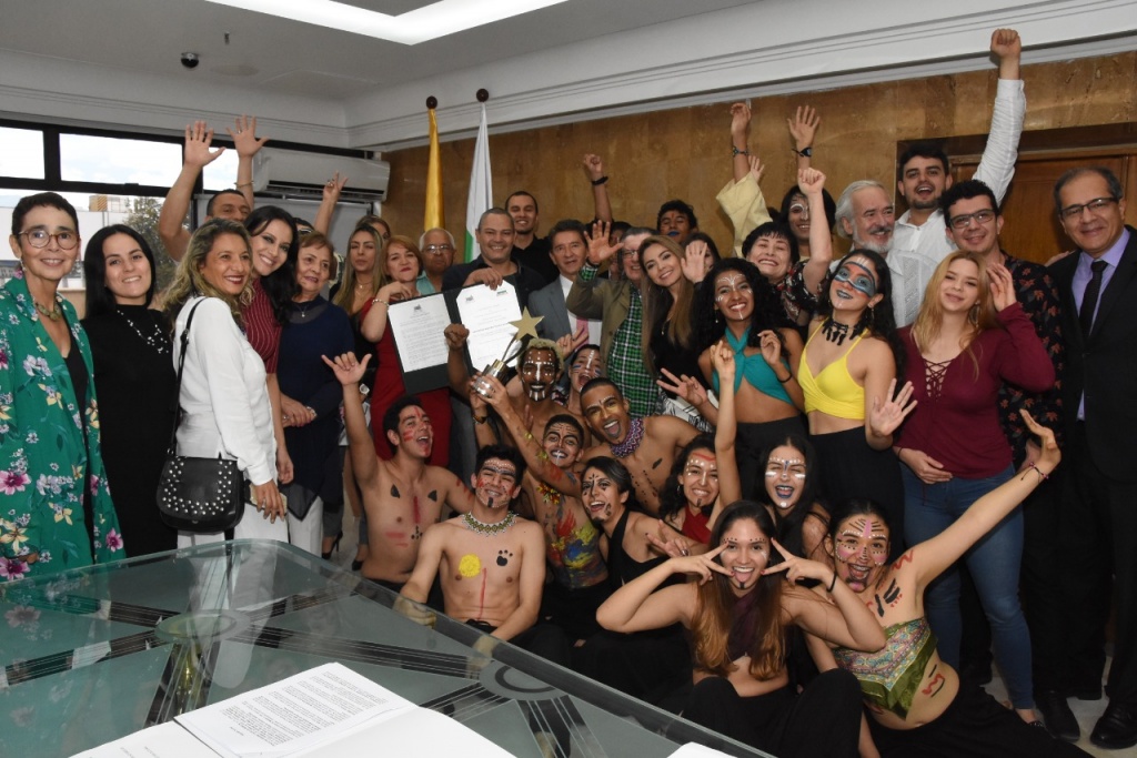 La Estrella de Oro de Antioquia brilla para el Pequeño Teatro de Medellín