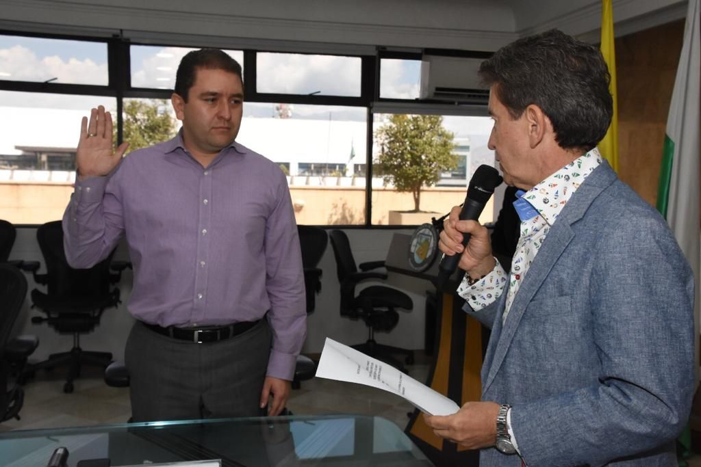 Juan David Ramírez Soto llega a dirigir a Corantioquia