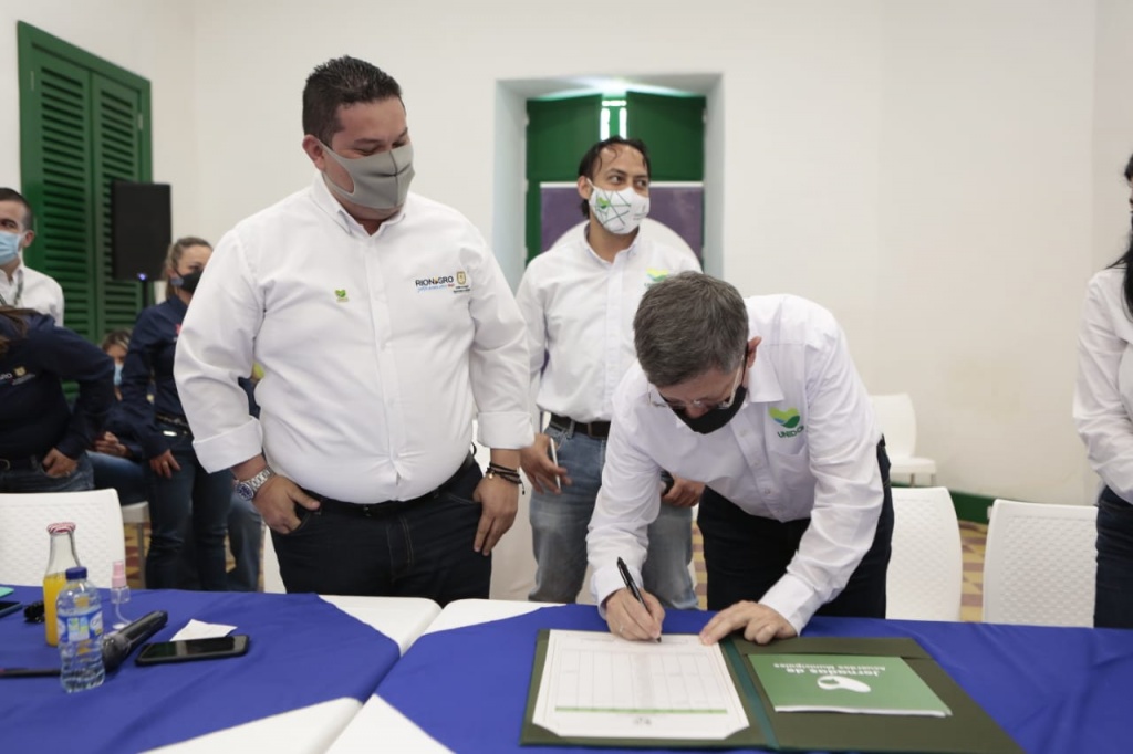 Gobernador (e) de Antioquia, Luis Fernando Suárez conoció de primera mano los proyectos priorizados para los municipios de Rionegro y El Carmen de Viboral.
