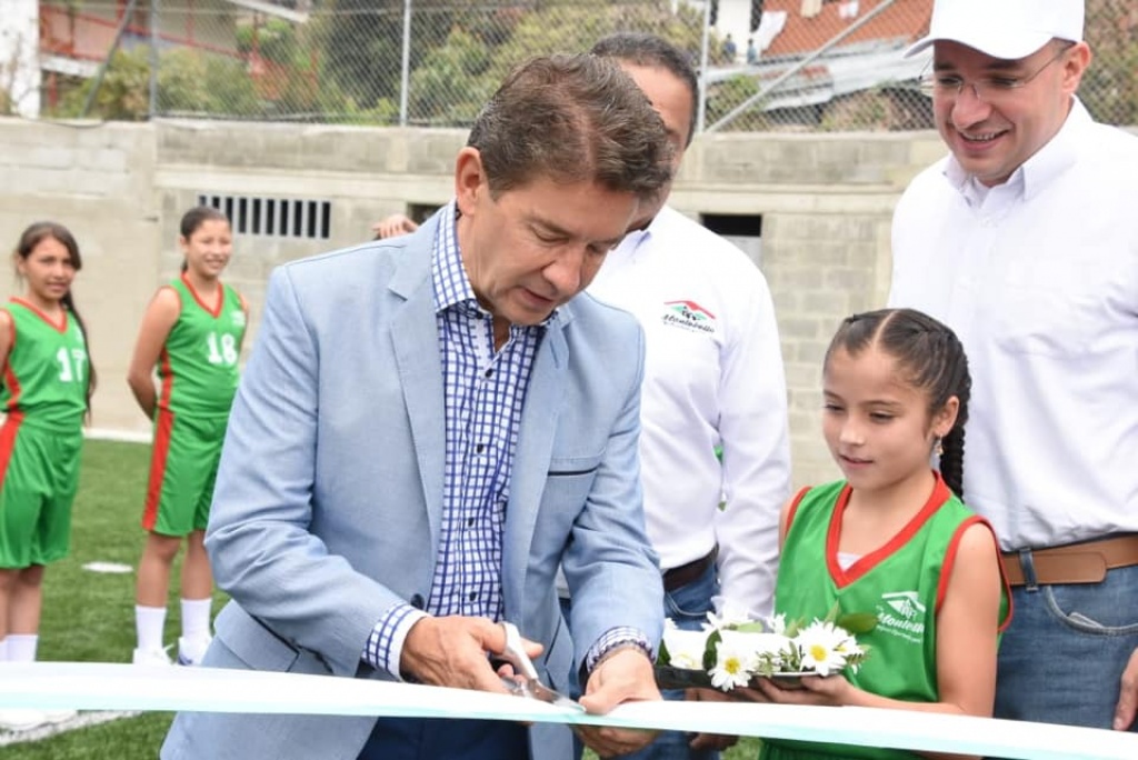 Montebello ha recibido de la gobernación de Antioquia millonarias inversiones en infraestructura educativa y deportiva