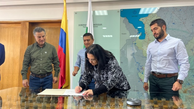 Gobernación y Alcaldía de Salgar firmaron convenio para la construcción de alcantarillado urbano del municipio