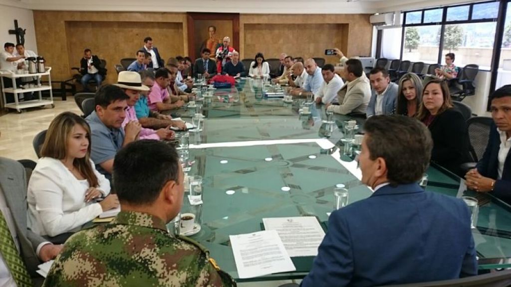 El gobernador Luis Pérez Gutiérrez y miembros del gabinete atendieron las necesidades del Suroeste Antioqueño