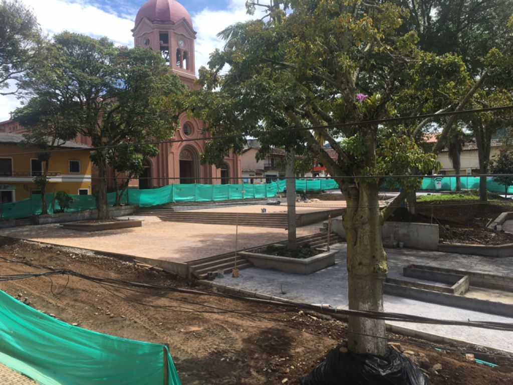 Antioquia avanza en la remodelación y mejoramiento de 10 parques principales en la región