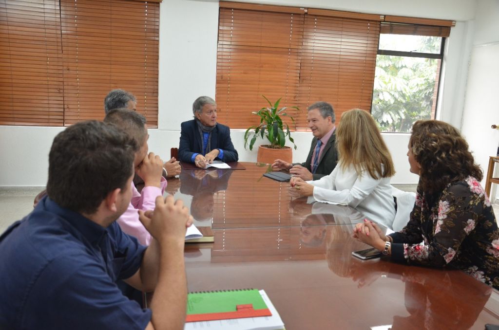 Gerente general de la Oficina de Cooperación Universitaria “OCU” de España visitó el Politécnico