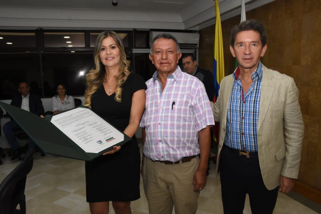 Gobernador presentó a la nueva alcaldesa encargada de Barbosa