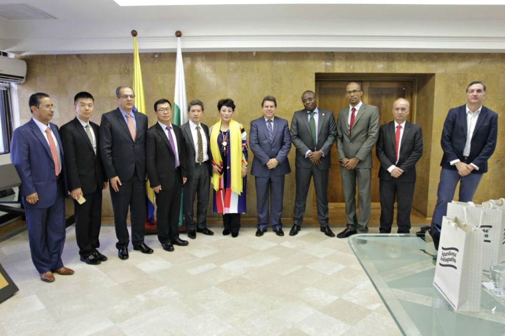 Gobernador se reunió con empresa estatal China interesada en el proyecto de reactivación del Ferrocarril de Antioquia
