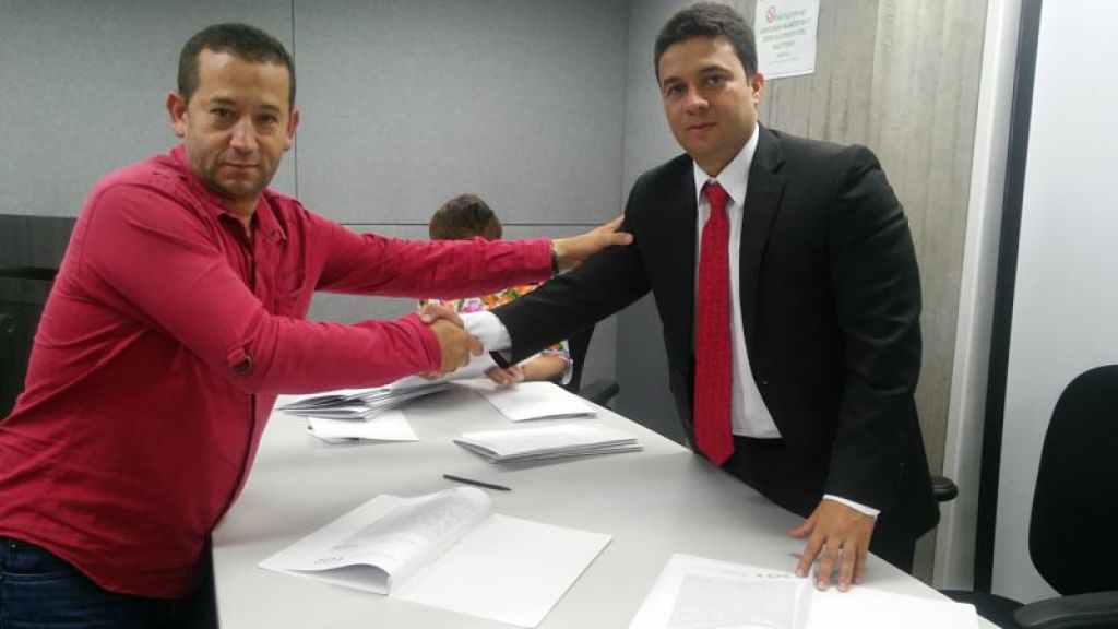 Gobernación de Antioquia firma convenio con once municipios para obras de acueducto y alcantarillado