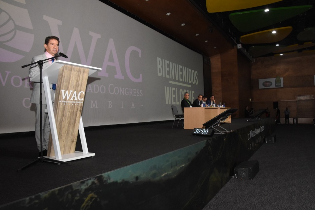 Gobernador visitó el IX Congreso Mundial de Aguacate y reiteró su compromiso con los campesinos