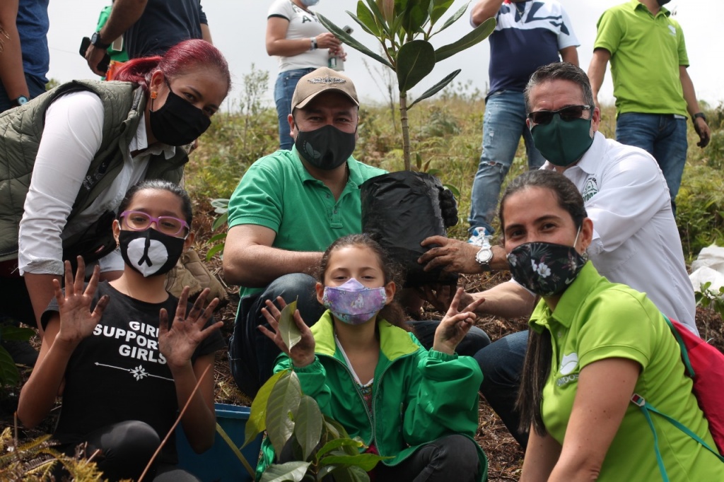 Antioquia sembró 38.460 árboles en el Día Mundial del Árbol