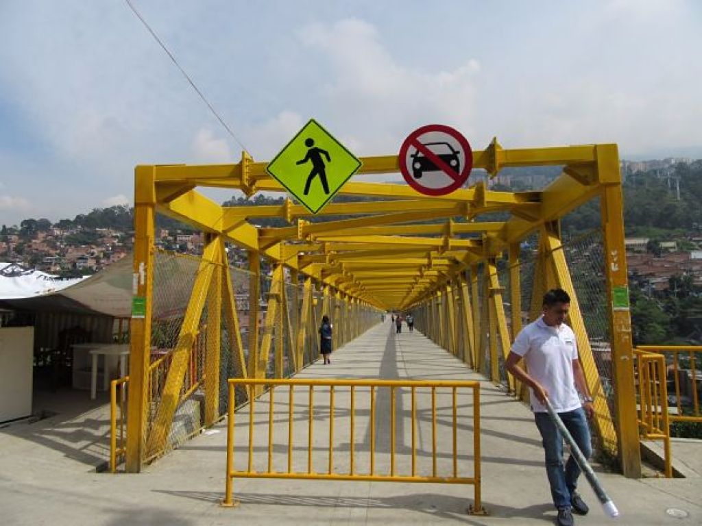 Cierres parciales en la Conexión Guillermo Gaviria Correa - Tramo 4.1 km por desmonte de puente peatonal
