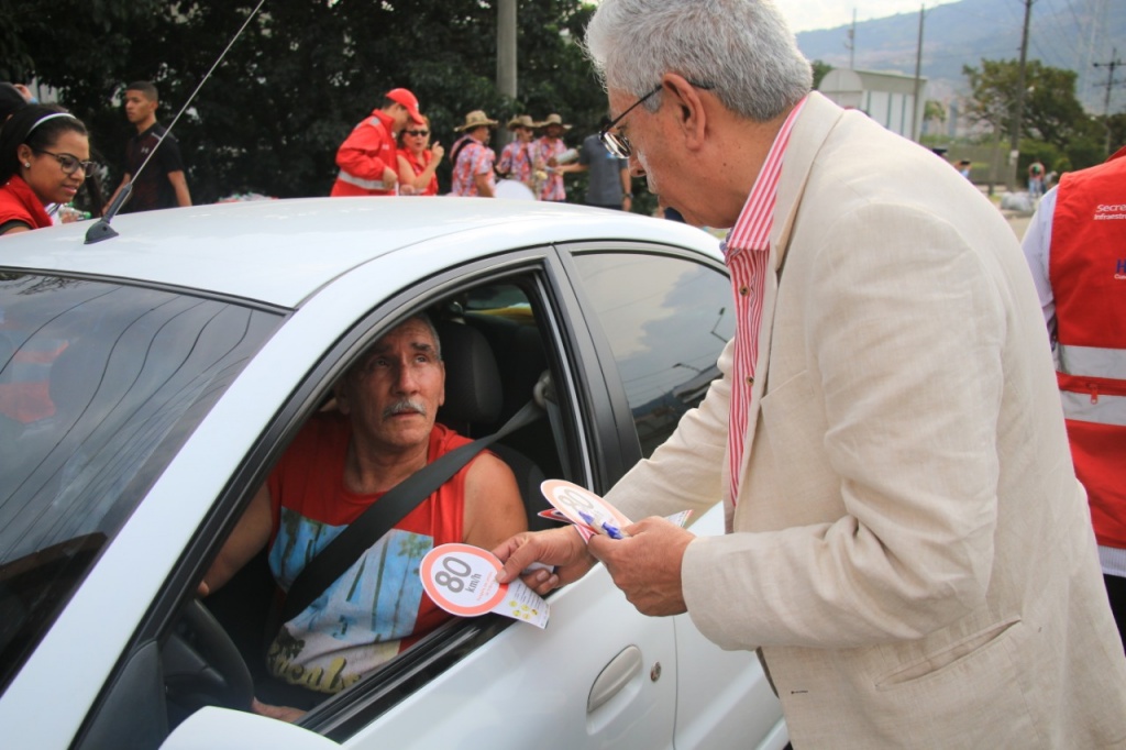 La gobernación de Antioquia realizó  campaña de Seguridad Vial para esta navidad en la doble calzada Norte