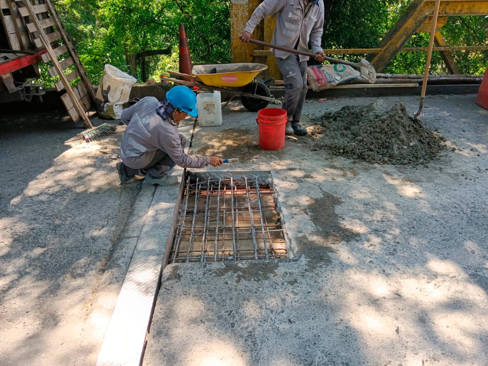 Obras en "Puente Iglesias" mientras restringen paso de vehiculos de más de 17 toneladas