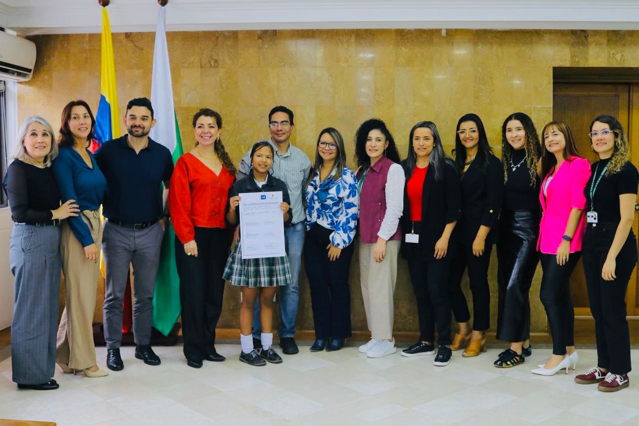 Gobernación de Antioquia y Tigo firman alianza para promover el uso responsable y seguro de Internet en niños y adolescentes 