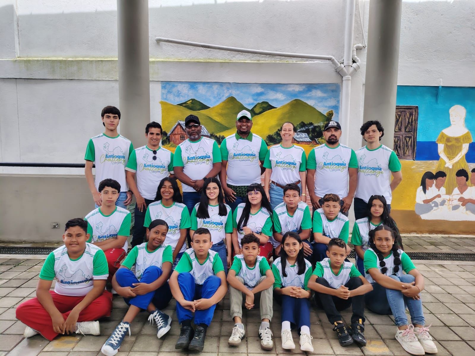 Más de 300 estudiantes de Antioquia le apuestan a la innovación tecnológica en la cuarta fase de Antioquia Challenge