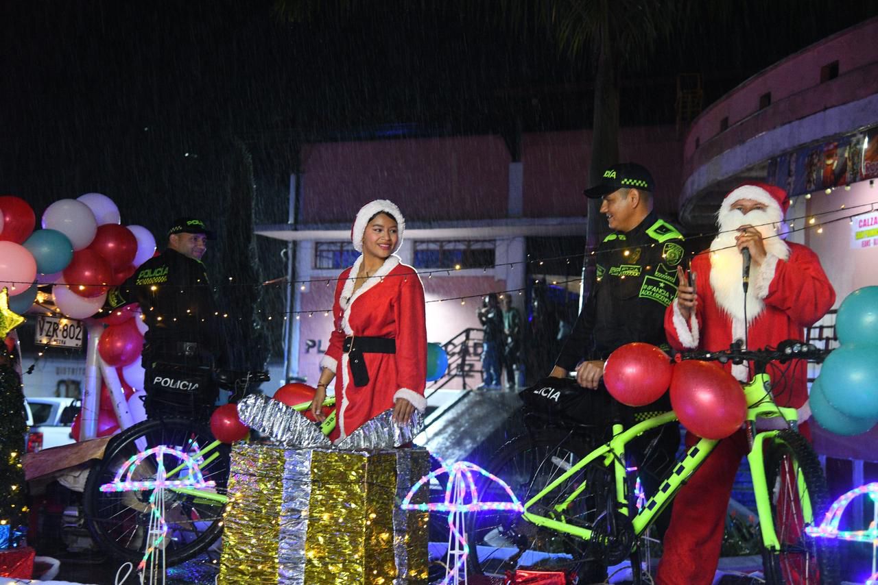 La Gobernación acompañó el lanzamiento del “Plan Integral Navidad con Propósito” en Cisneros junto a la Policía de Antioquia 