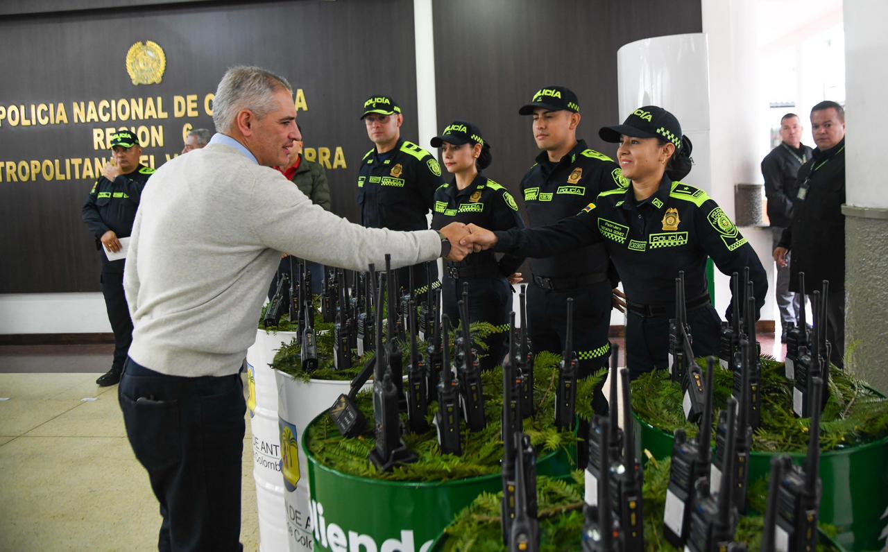 La Gobernación de Antioquia ha invertido 45 mil millones de pesos en tecnología para la Policía Nacional