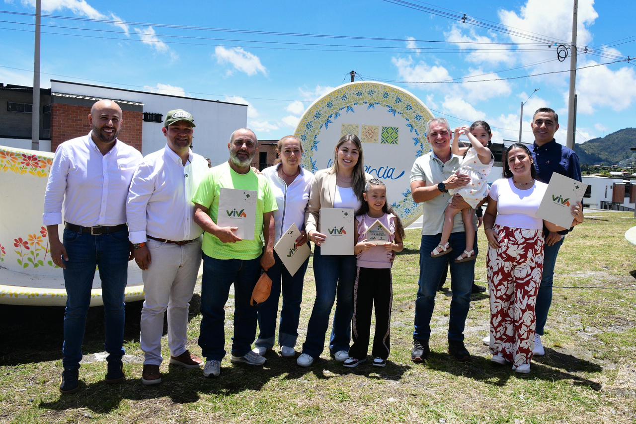 Gobernación de Antioquia entrega viviendas de interés social en el municipio de El Carmen de Viboral