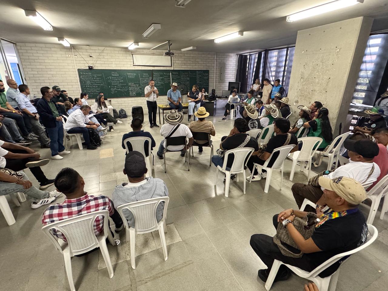 Gobernación de Antioquia continúa en la mesa de diálogo con las comunidades indígenas