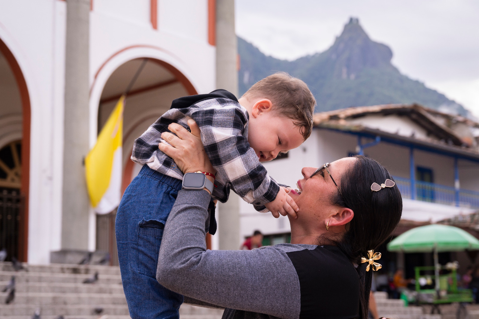 En el Día de las Madres, Antioquia invita a reconocer el cuidado y a transformar los estereotipos con la campaña #NoEsNormal 