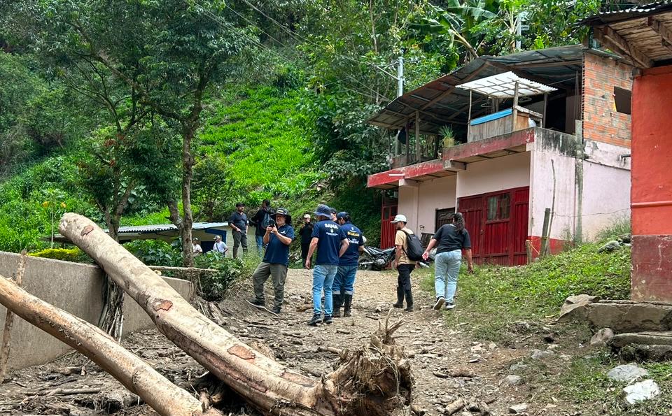 Con maquinaria amarilla y ayuda humanitaria, la Gobernación de Antioquia atiende la emergencia en Andes