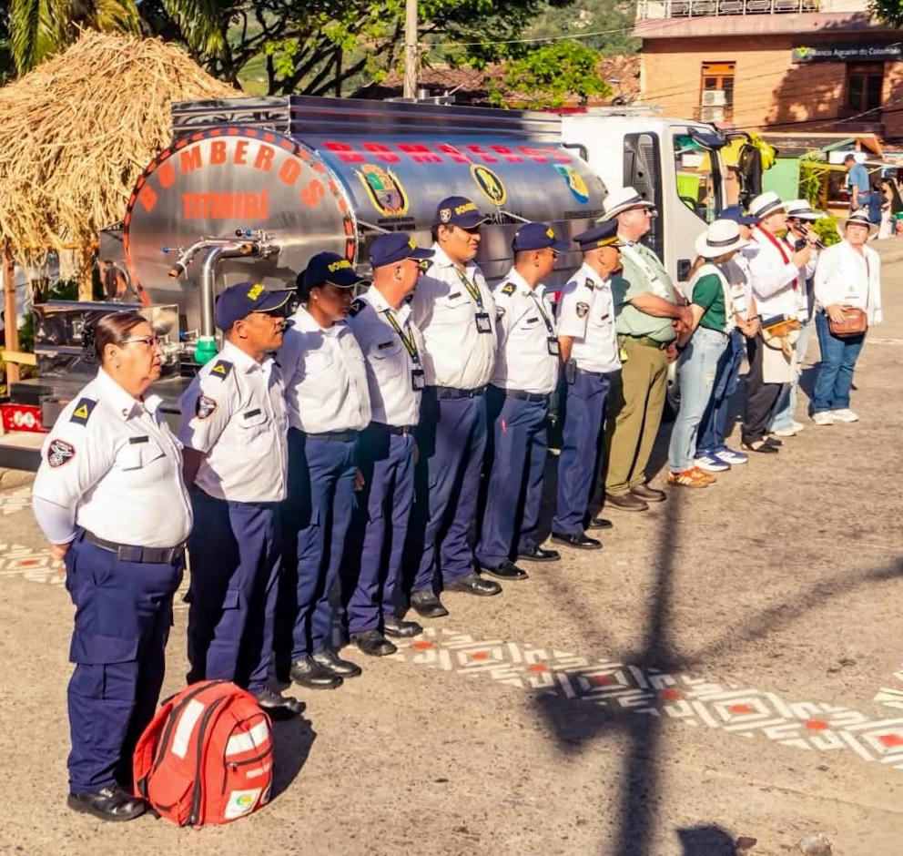 Titiribí recibe nuevo camión cisterna para mejorar la atención de emergencias