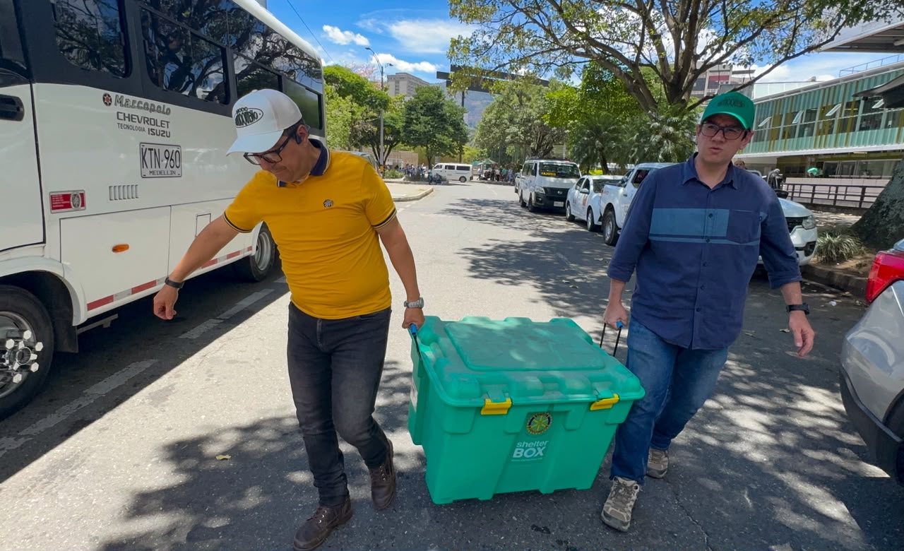 Grupo de 13 ingenieros antioqueños, voluntarios, viaja a Pereira para ayudar en las evaluaciones de estructuras afectadas por el sismo