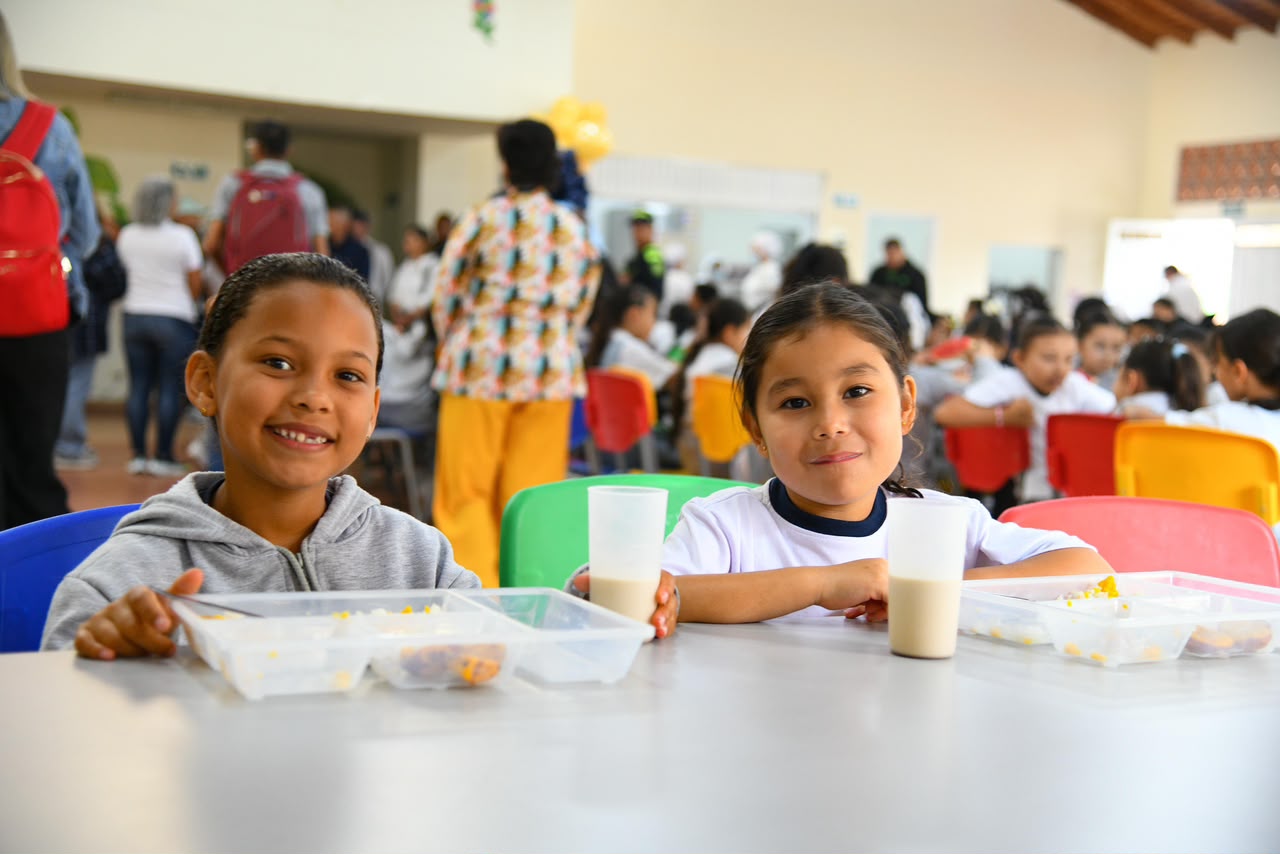 El Programa de Alimentación Escolar amplía su cobertura a más de 327 mil estudiantes para finalizar el 2026