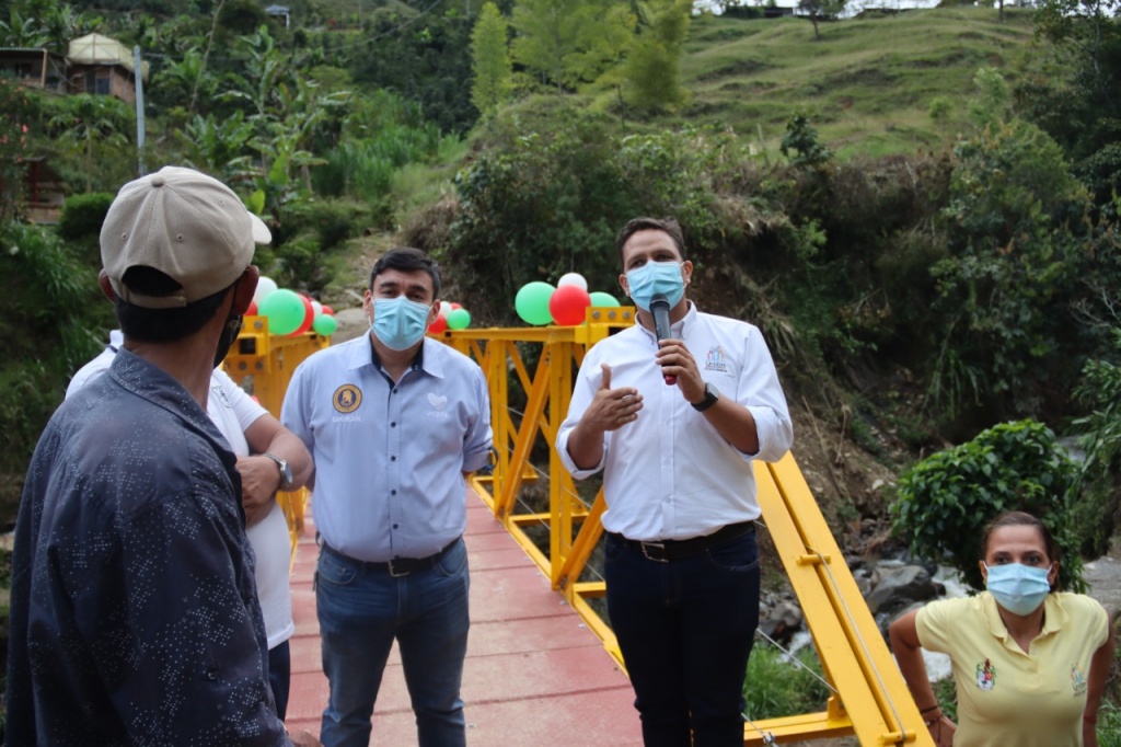 Caminos para la Vida llegó con un puente nuevo a Ciudad Bolívar para proteger la vida de más de 50 personas de la zona rural