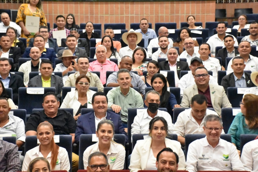 La Gobernación de Antioquia galardonó a los concejales más destacados del departamento