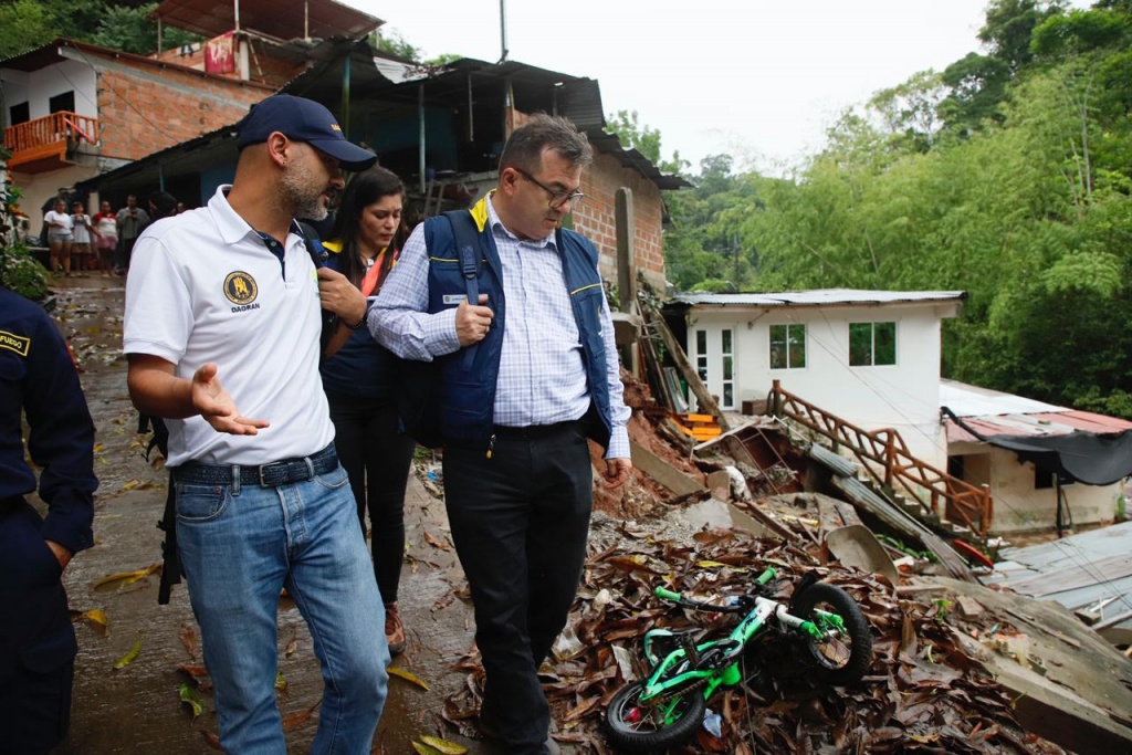 Gobiernos nacional y departamental visitaron Puerto Triunfo para coordinar acciones  conjuntas de respuesta ante la emergencia por inundación