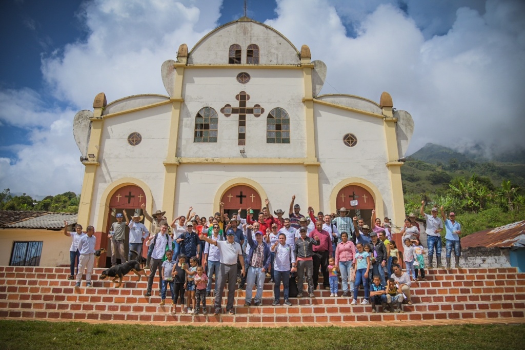 Gobernación de Antioquia sigue comprometida con obras para la vía entre El Aro, en Ituango y Puerto Valdivia