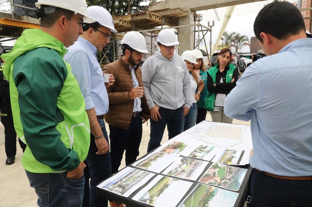 Gobernador encargado verificó avance de obras de infraestructura que se ejecutan en Itagüí