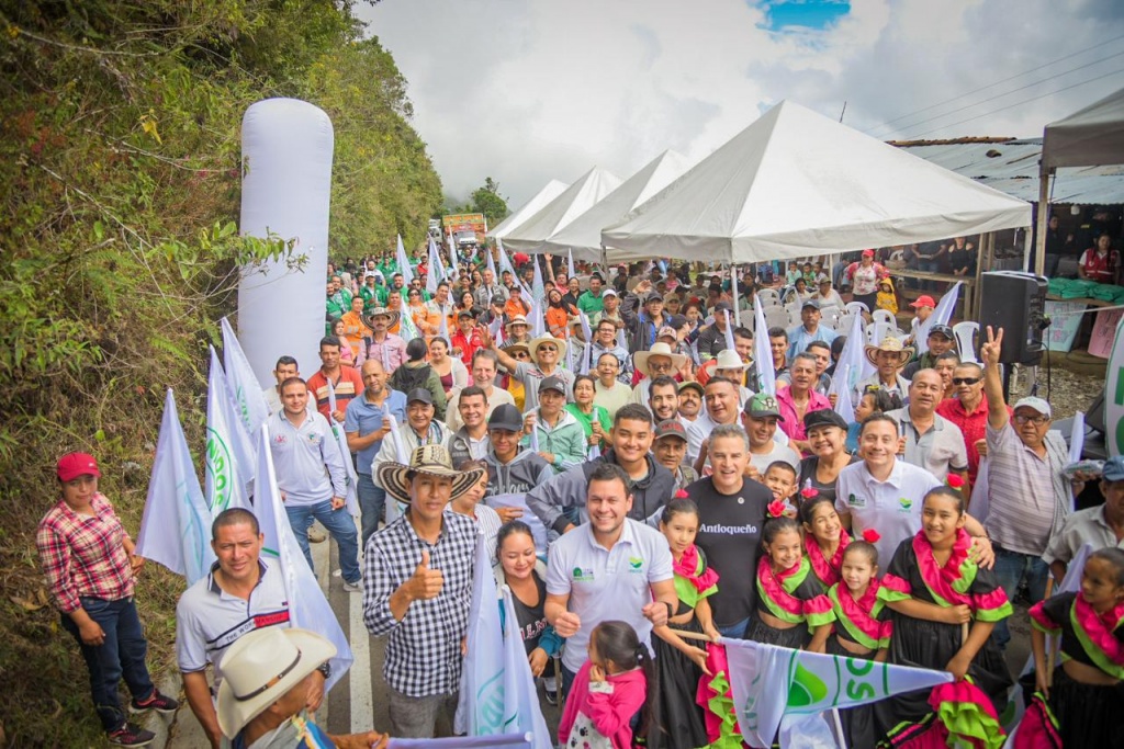 Comunidades de los municipios de Peque, Cañasgordas y Uramita celebraron la entrega parcial de la vía Uramita – Peque