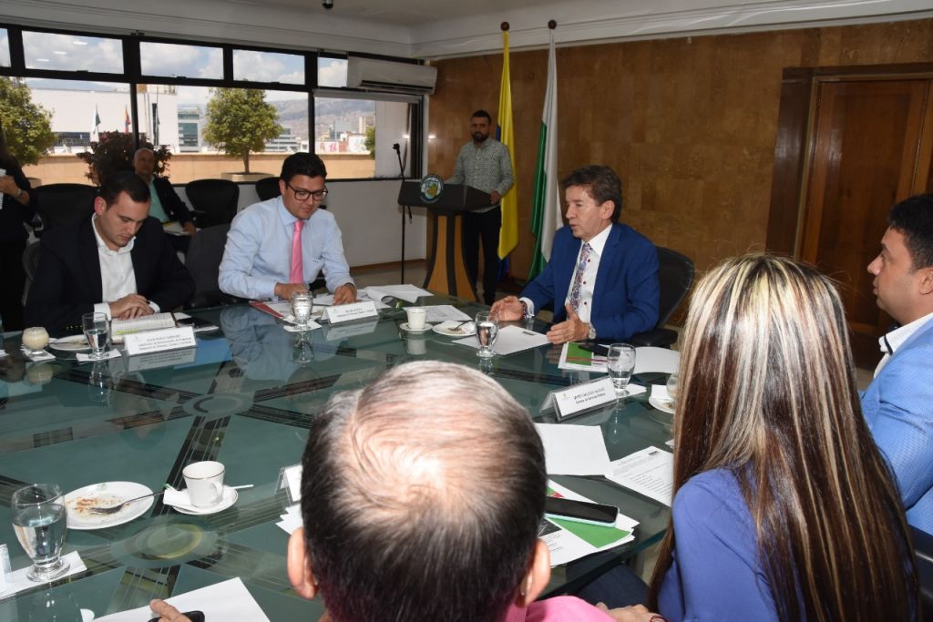 Gobernador de Antioquia plantea reestructurar el Plan Departamental de Agua
