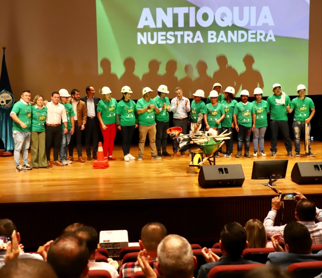 Bicimotorrutas y Buenos Vecinos: dos estrategias con las que la Gobernación de Antioquia está transformando los territorios