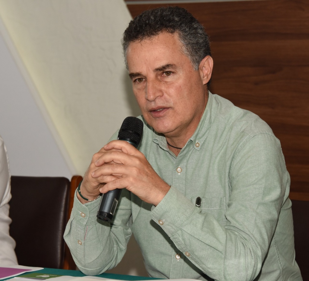 Gobernador Aníbal Gaviria viaja a Chile para fortalecer hermanamiento con la región metropolitana de Santiago