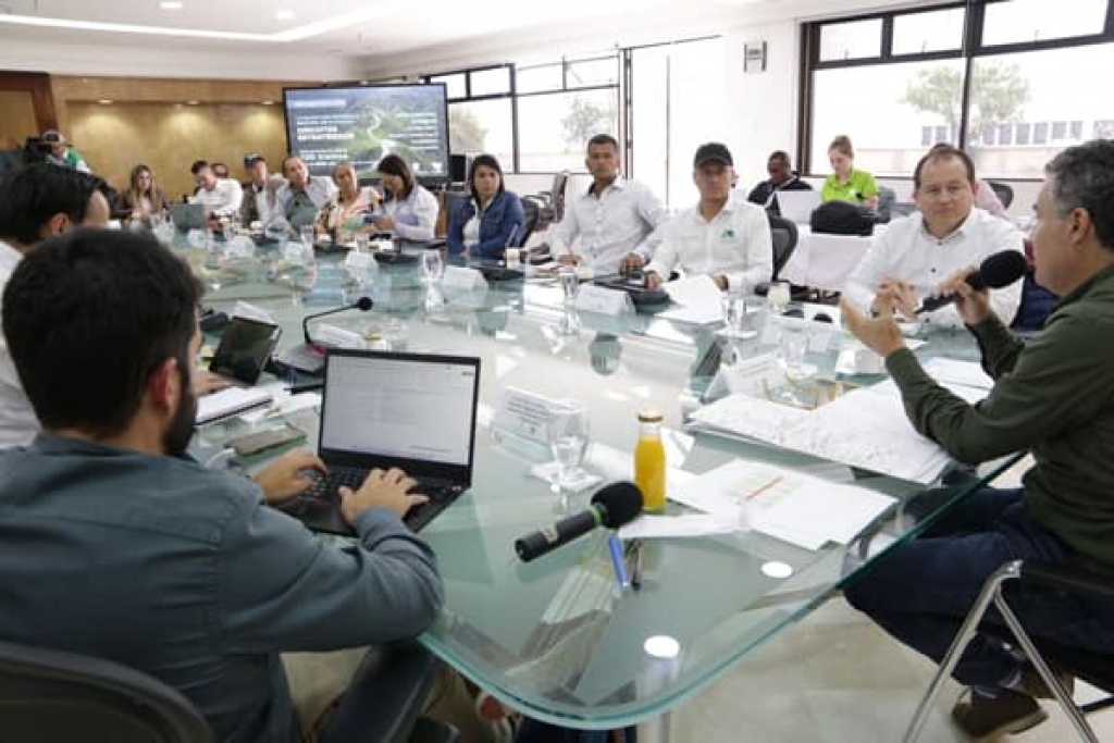 Gobernador Aníbal Gaviria completó este martes 99 reuniones para revisar el avance de los Acuerdos Municipales