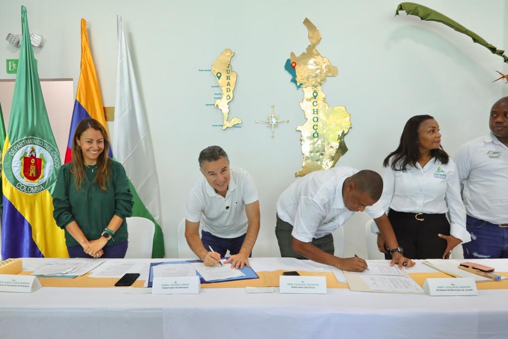 Gobernadores de Antioquia y Chocó firmaron estatutos de la RAP de los Dos Mares
