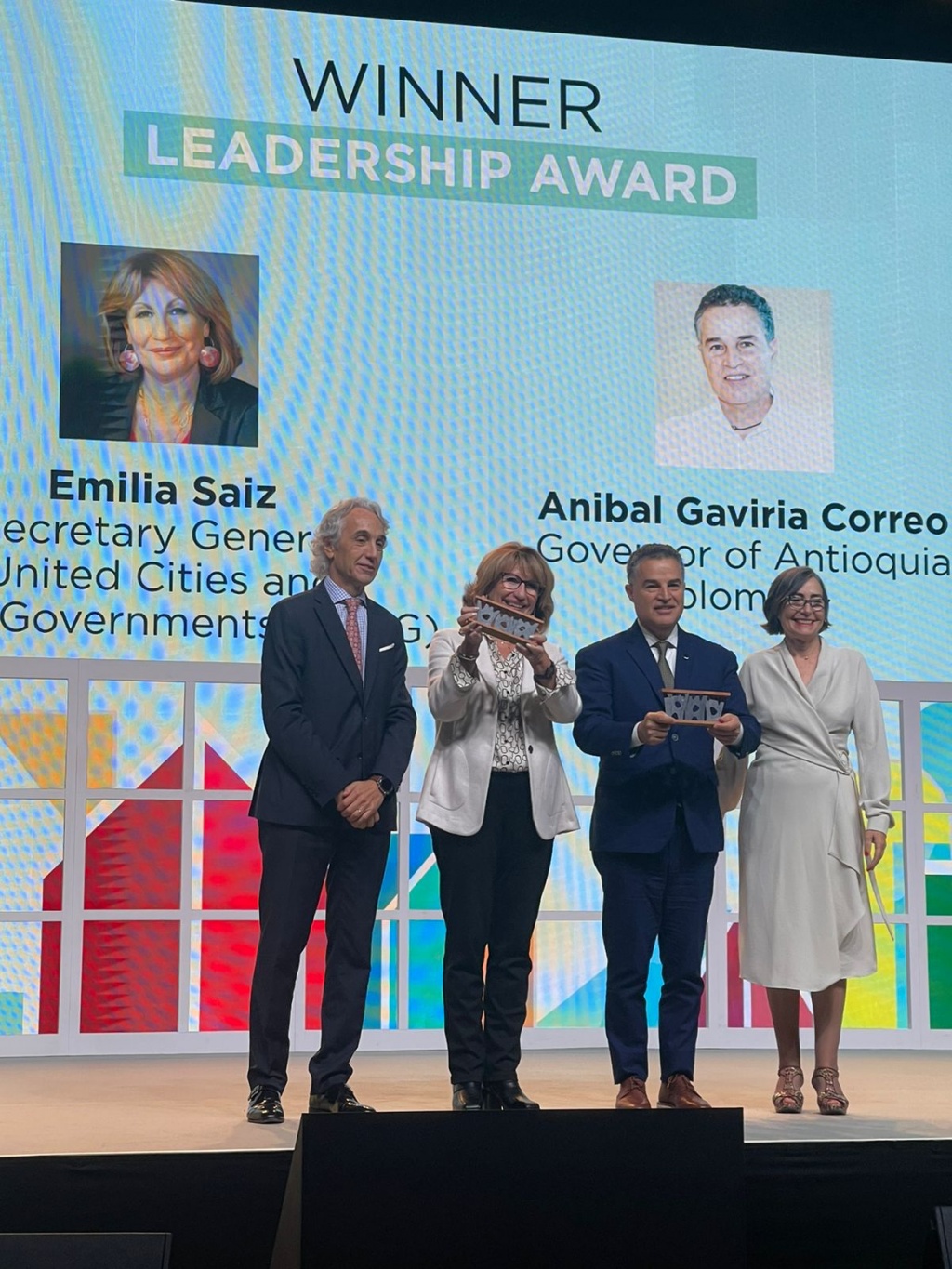 Aníbal Gaviria Correa, galardonado en los World Smart City Awards en la categoría Liderazgo