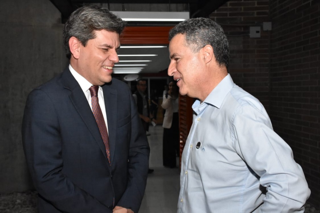 Gobernador de Antioquia acompañó al doctor Manuel Acevedo Jaramillo en su posesión como nuevo rector de la Universidad CES