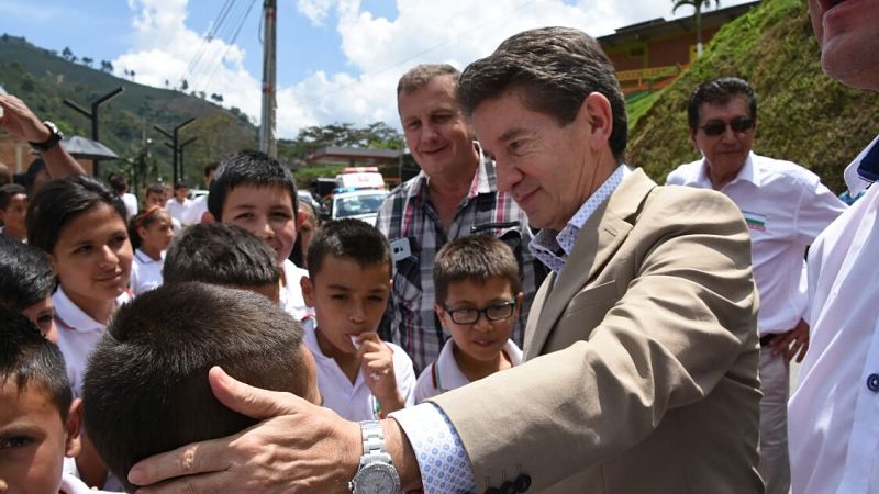 Betulia estrena infraestructura física educativa